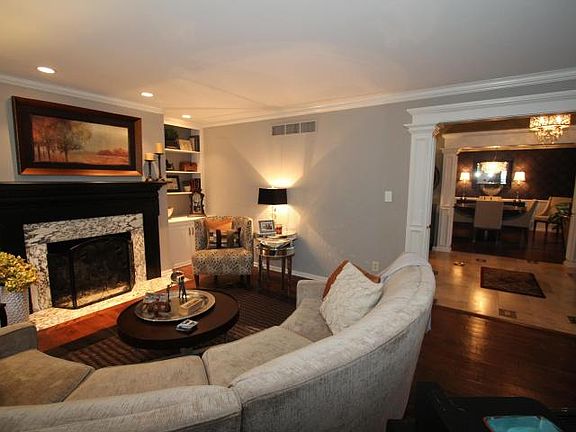 3rd image of 111 Riverview Park Dr