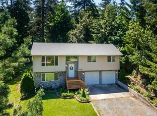 1432 Lakewood Dr, Camano Island, WA 98282