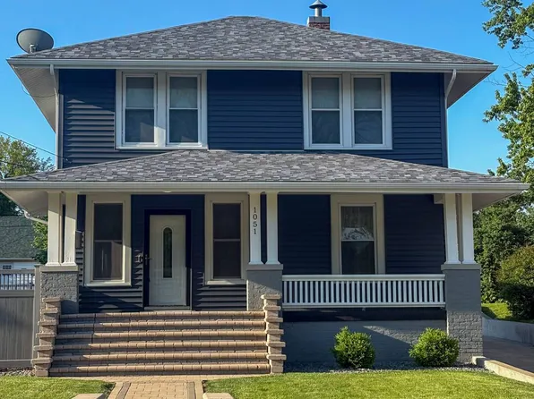 1051 E Broadway, Monmouth, IL 61462
