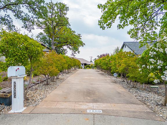 2nd image of 2809 Panorama Dr