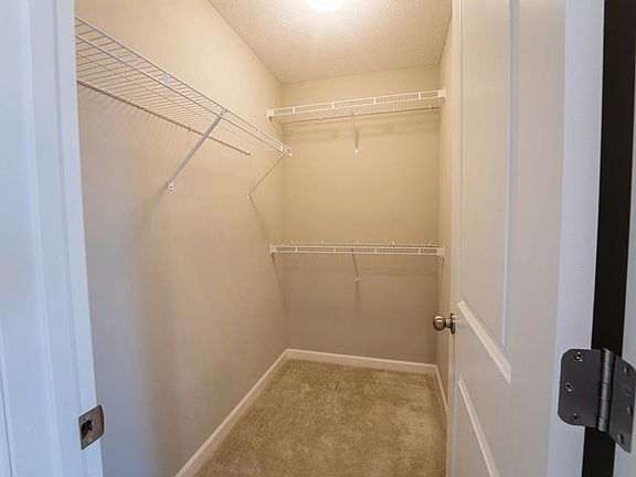 5th image of 5934 Urbandale Ln N