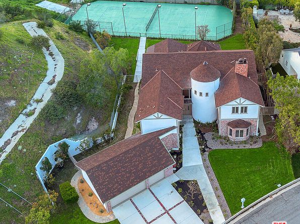 17606 Camino De Yatasto