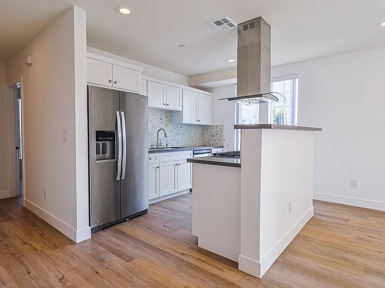 5934 Lemp Ave — Photo 15