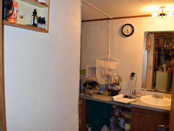 4th image of 3 Mi Hita Ln