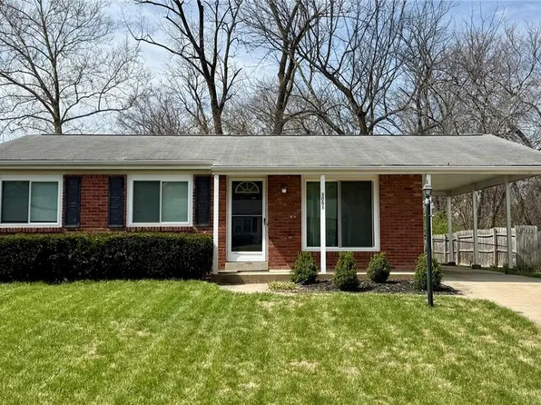 3051 Charmbrook Ln, Maryland Heights, MO 63043