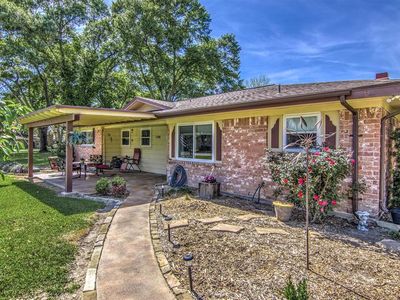 1108 County Road 136a, Alvin, TX, 77511