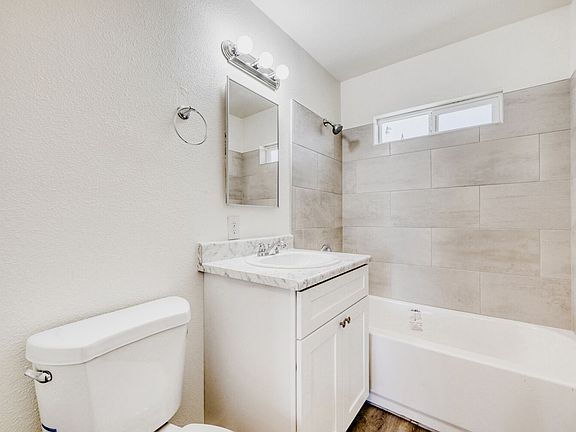 3rd image of 1014 N 4th St APT 1