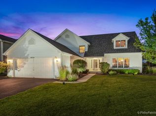 1034 Autumn Dr, Crystal Lake, IL 60014