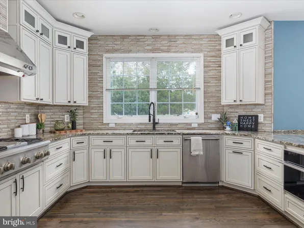 15086 Sycamore Hills Pl, Haymarket, VA 20169