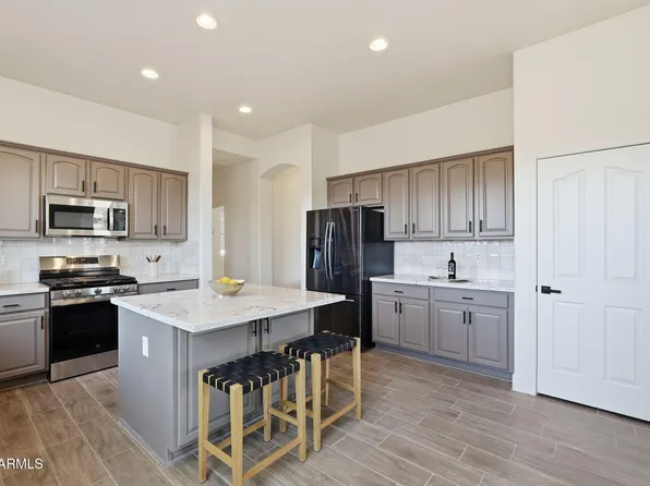 17514 W MARSHALL Lane, Surprise, AZ 85388