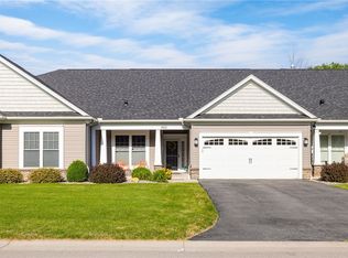 966 Pathway Ln, Webster, NY 14580