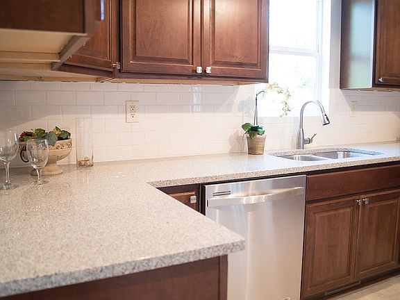4th image of 3003 Richard Ave NE