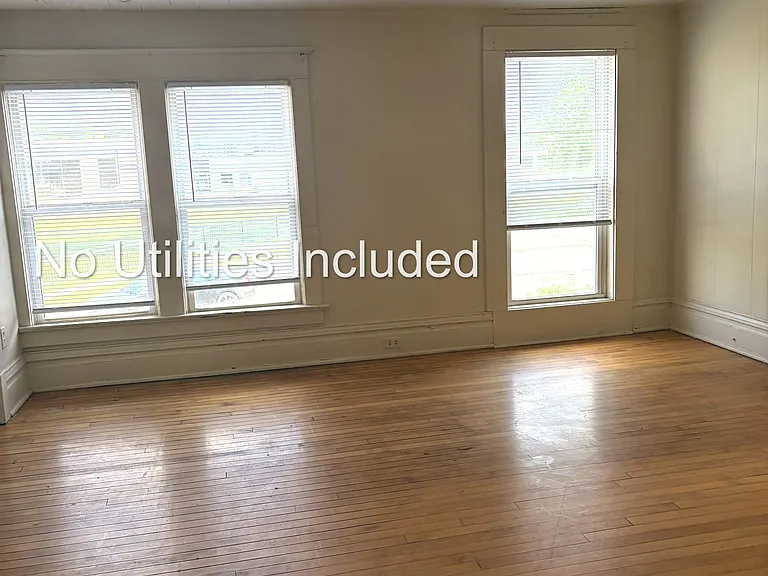 436 E Sullivan St — Photo 5