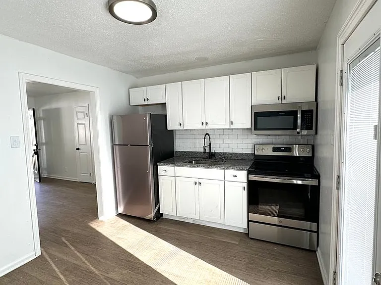 306 N Jackson St — Photo 34