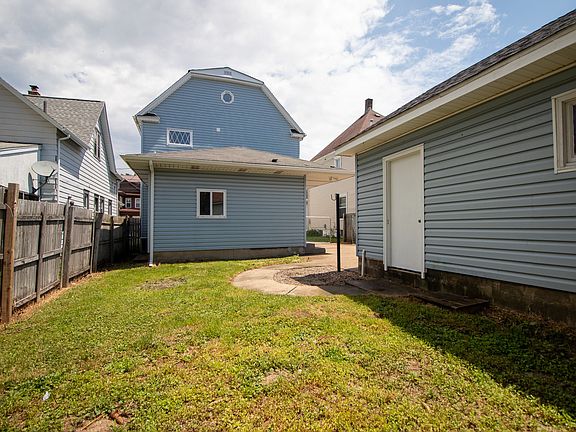 5th image of 2218 Poplar St