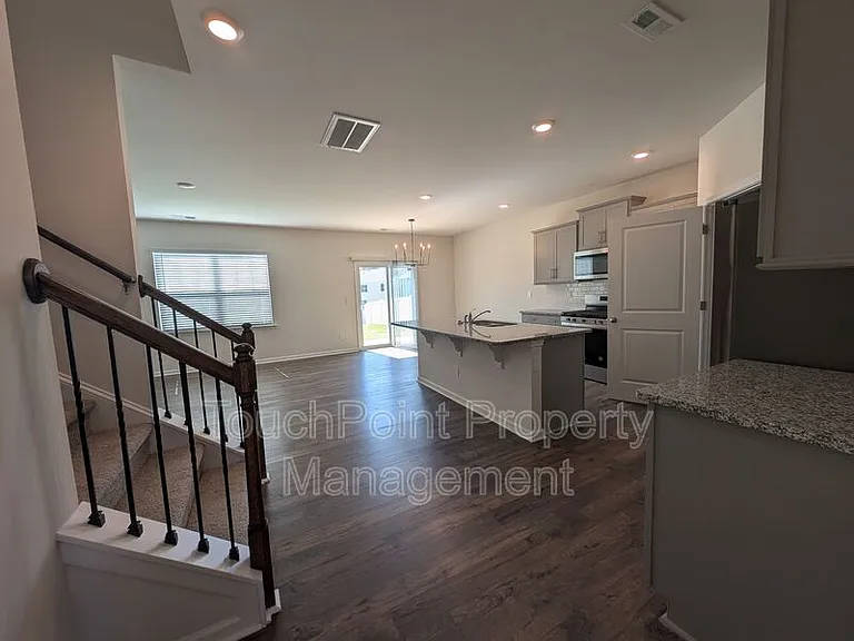2167 Vanderlyn St — Photo 7