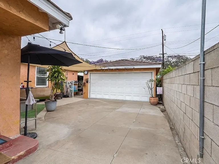 1229 S Flower St — Photo 4