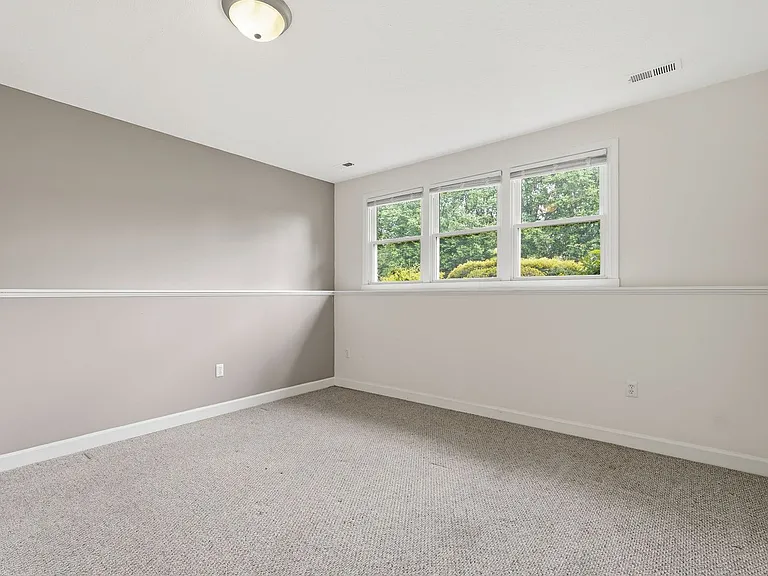 131 Stonedown Ln — Photo 17