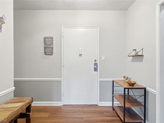 3rd image of 13800 Fairhill Rd APT 419