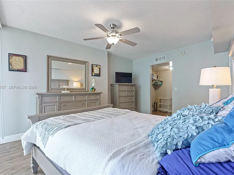 1750 N Bayshore Dr #1405 — Photo 24