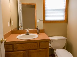 1062 Shawnee Ct, Vermilion, OH 44089