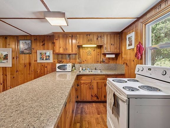3rd image of 4116 Tuffy Ln