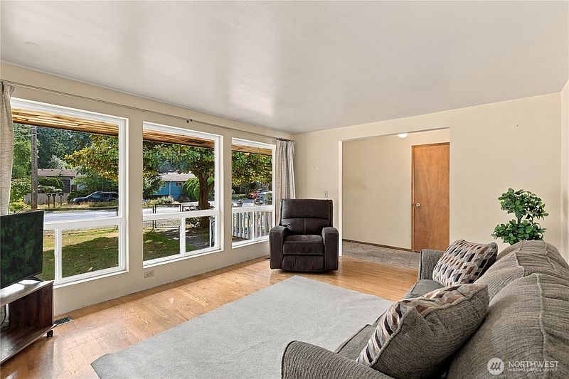 5th image of 238 SW 143rd Street