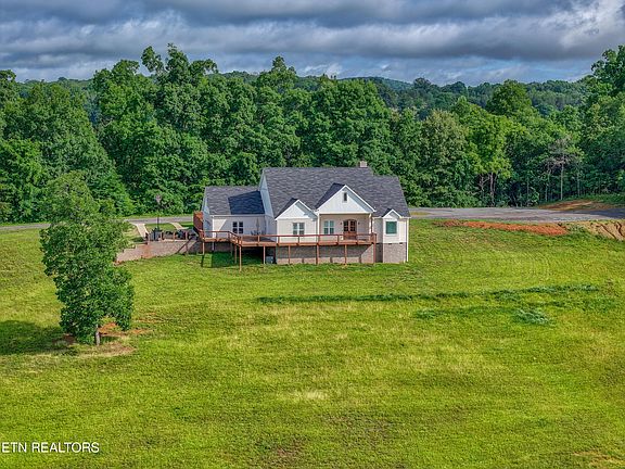 4th image of 1110 Dalton Rd