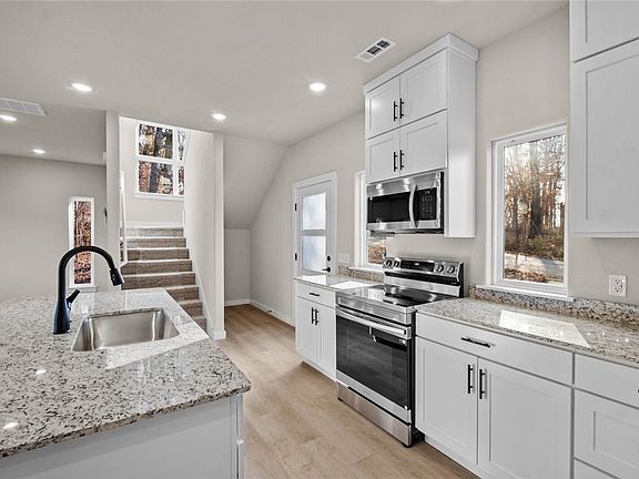 5th image of 54 Rountree Dr