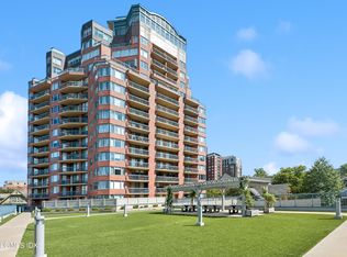 25 Forest St APT 15A, Stamford, CT 06901