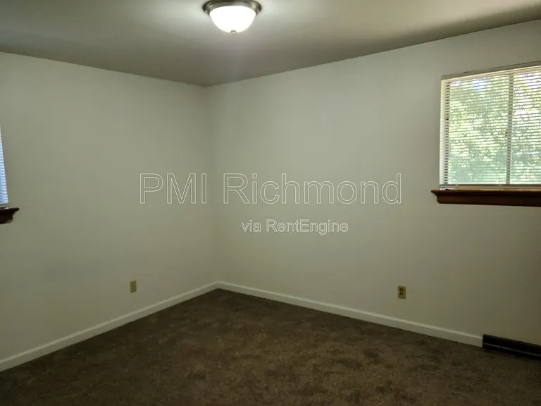 8010 Sycamore Ln — Photo 16