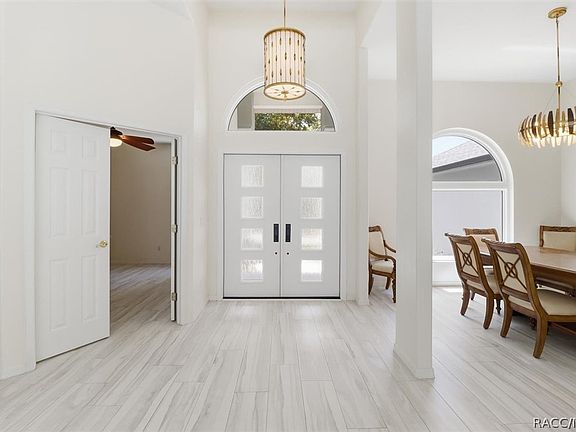 3rd image of 21 Fiddlewood Ct