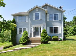 27 Country Hollow Rd, Naugatuck, CT 06770
