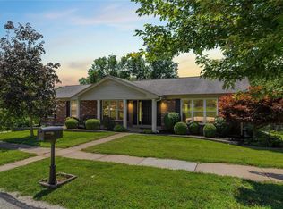 1011 Spinoza Pl, Ballwin, MO 63011