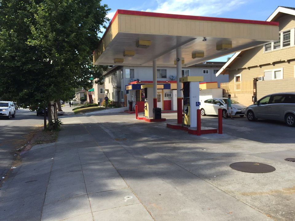 1st image of 498 S 4th St