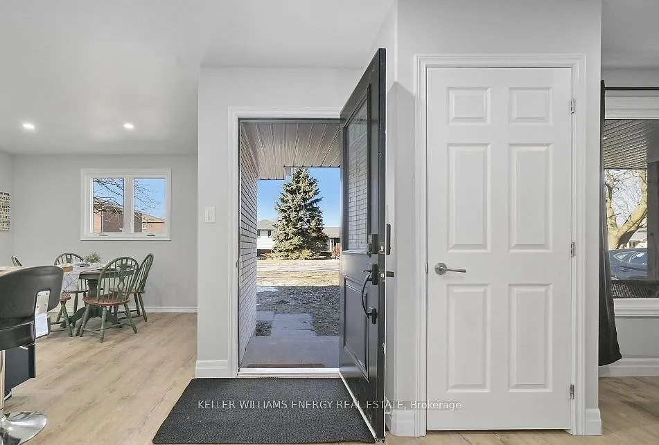 4 bed, $2,750 — Photo 2