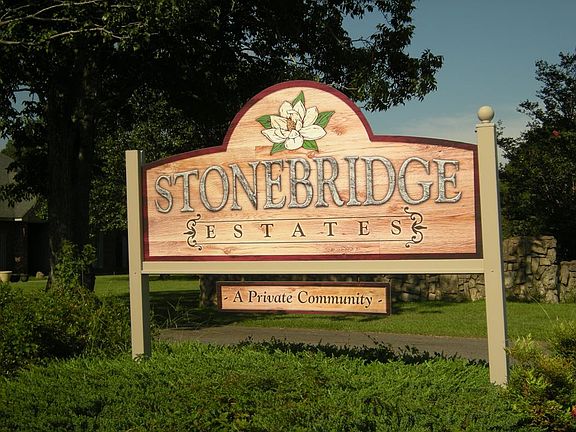 2nd image of 207 Stone Hollow Trce