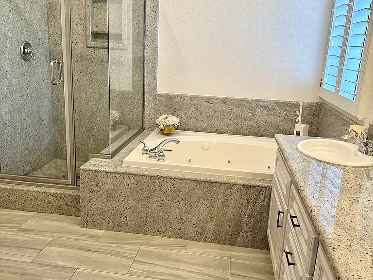Master Bath
Double Sinks
Walk In Closet
