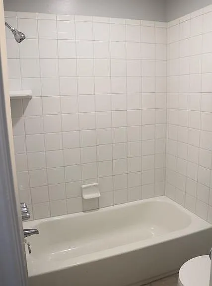 614 Avenue E E — Photo 10