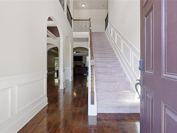 4th image of 271 Learwood Ln