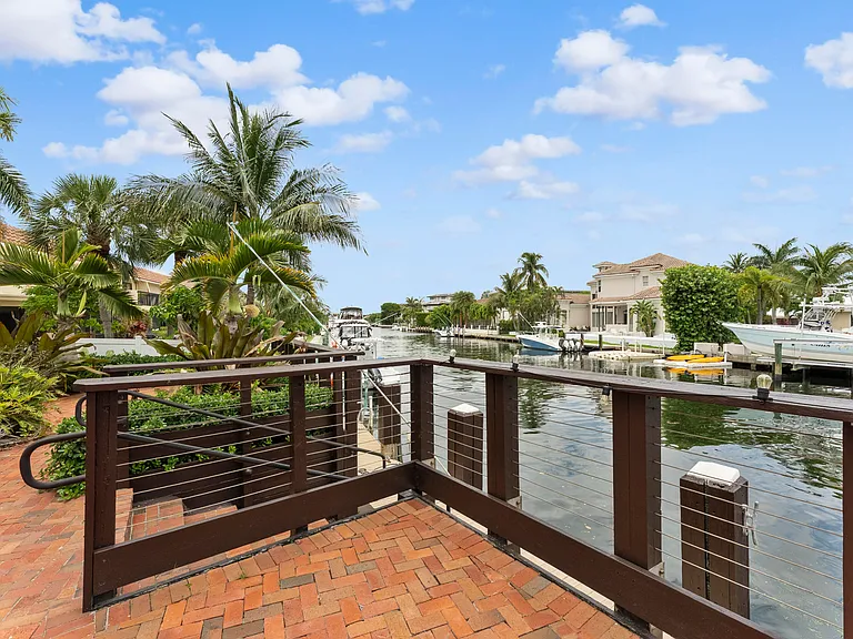 1121 Bel Air Dr #4 — Photo 39