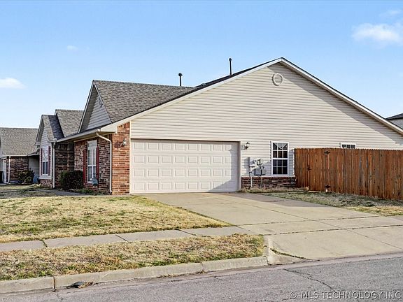 2nd image of 11101 N 120th East Ave
