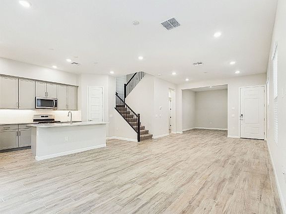 3rd image of 5023 E Gallop Way