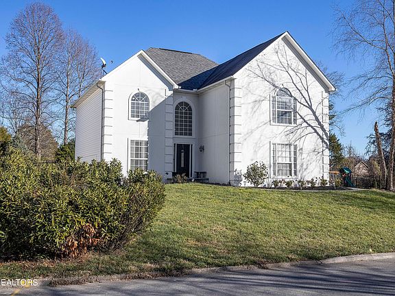 2nd image of 8446 Lawnpark Dr
