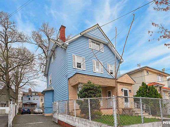 3rd image of 754 Highland Ave