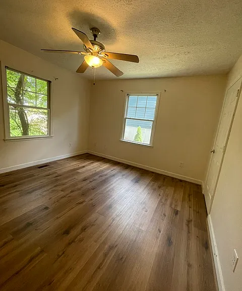 30 Lamb Ave — Photo 6