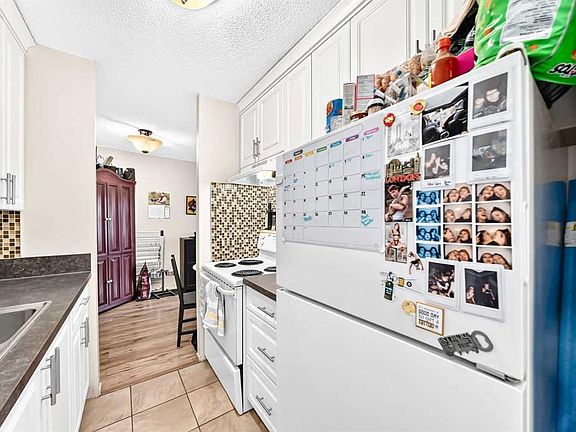5th image of 903 N 19th Ave SW #407
