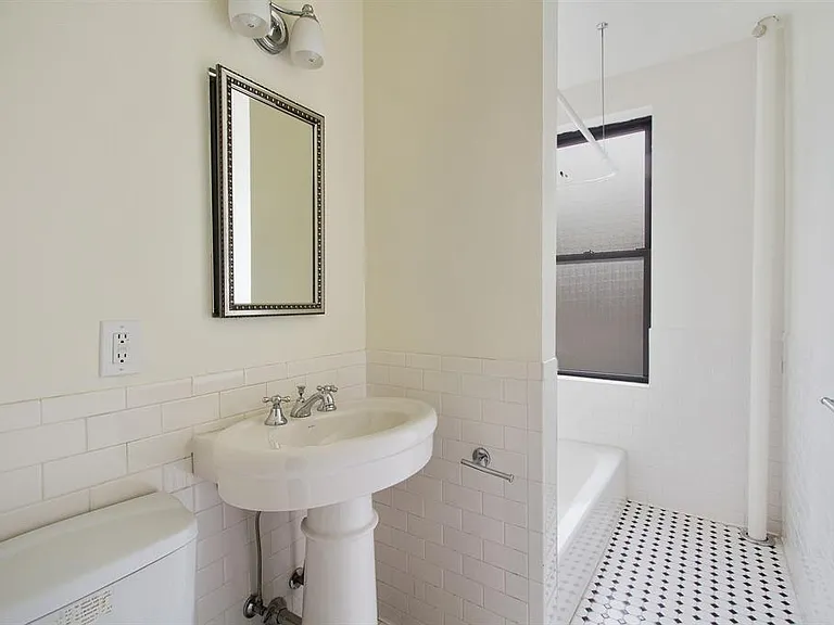 779 Riverside Dr #B61 — Photo 5