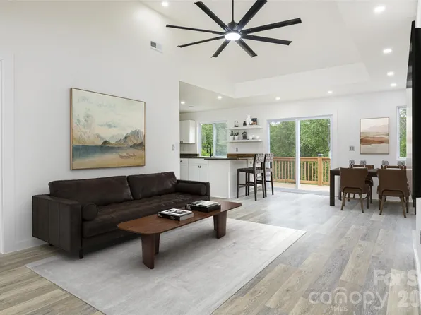 286 Berkeley Rd, Hendersonville, NC 28792