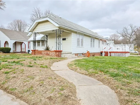 3127 Jules St, Saint Joseph, MO 64501
